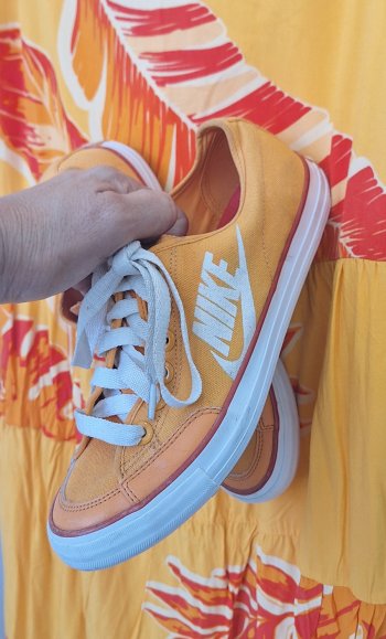 Tenis Nike 35 laranja