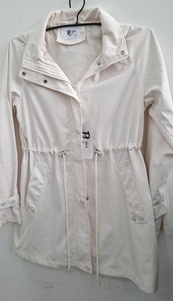 Parca com capuz NOVA